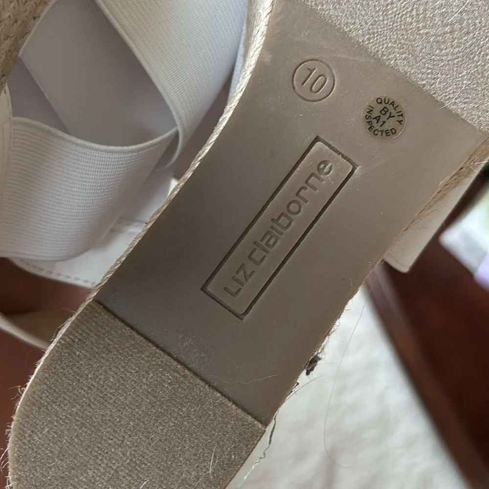 Brand New Liz Claiborne Memory Foam White Fabric Stretch Wedge Espadrille Sandal
